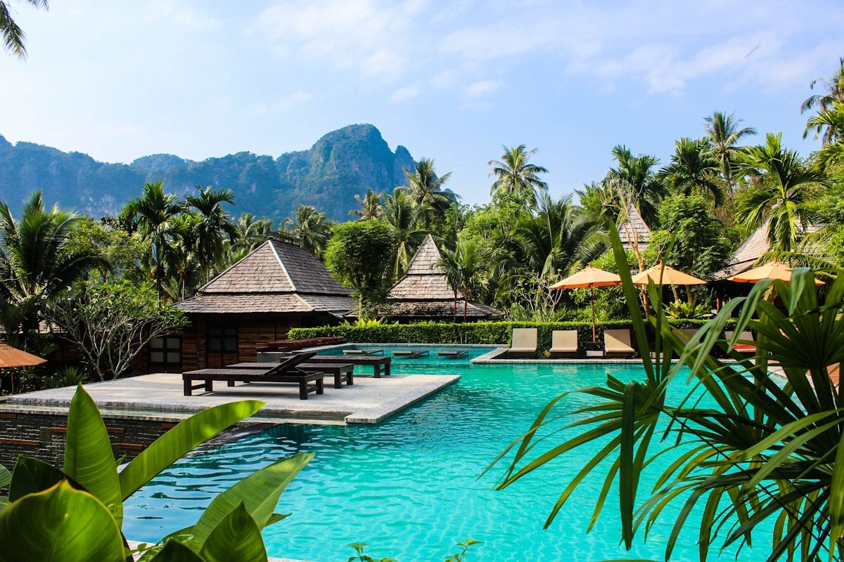 Professionnel de l'immobilier travaillant sur le marché thaïlandais